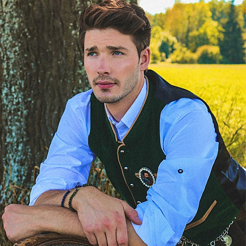 Trachtenwesten